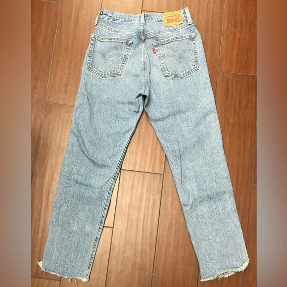 Levi's Women's Blue Straight Leg Jeans - Picture 5 of 11